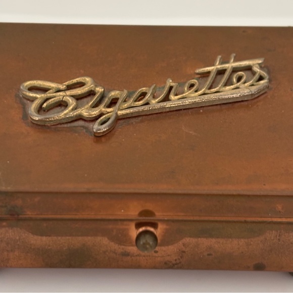 Antique Copper Felt Lined Cigarette Box ****SOLD **** - Picture 12 of 15
